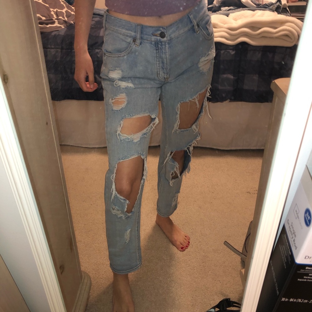 Brandy melville lightwash mom jeans
